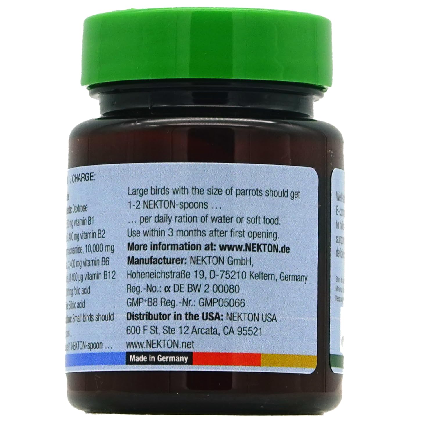 Nekton B-Komplex dose-spoon demonstrates easy measuring for gentle bird administration.