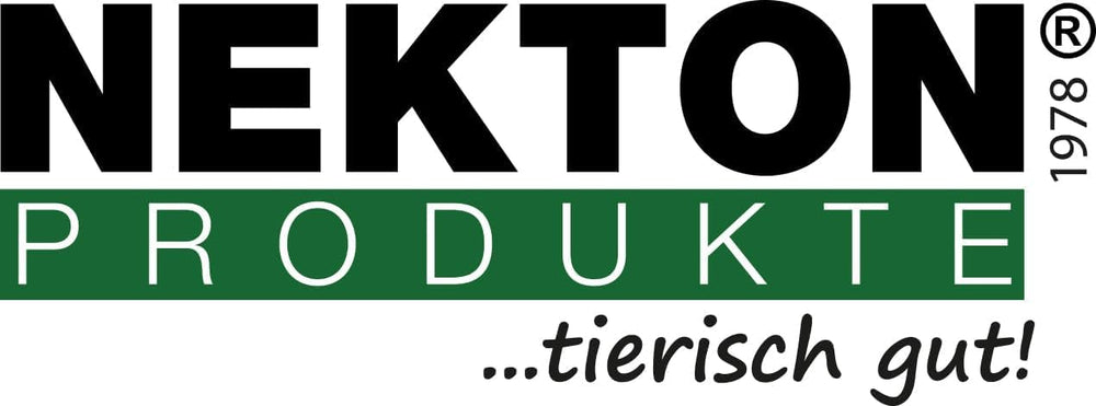 Nekton B-Komplex in-use on soft food suggests stress-relief support during feeding.