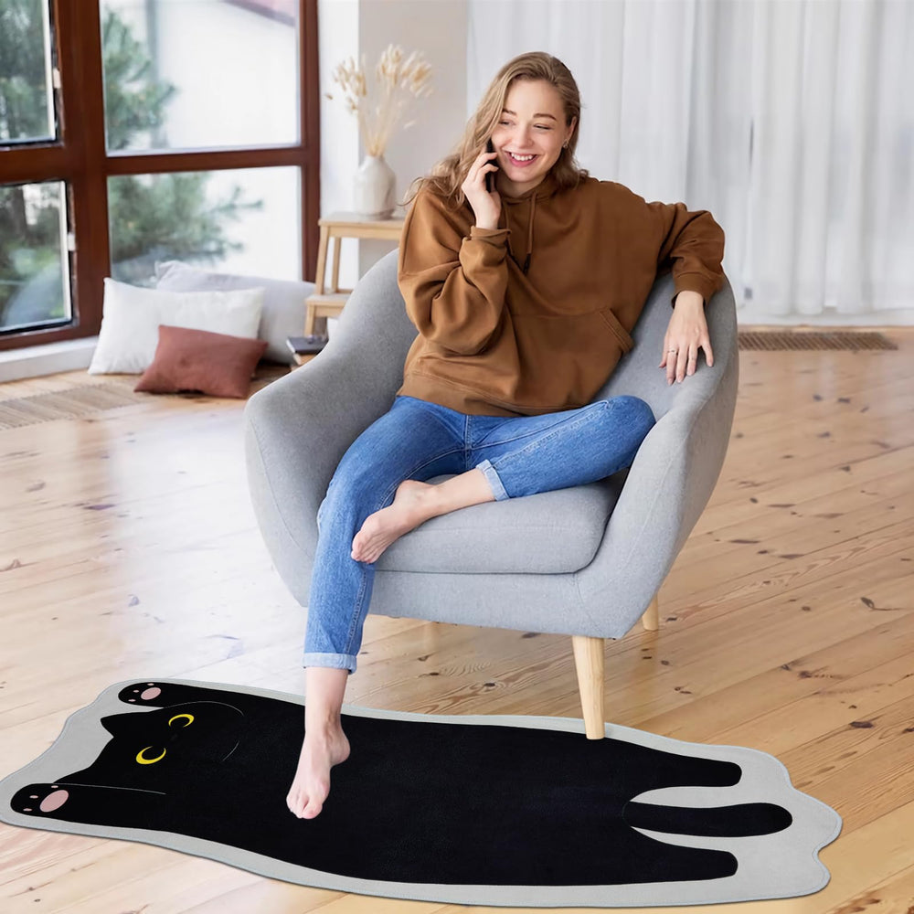 NIGOWAYS Cat Mat can be cleaned with broom or machine wash for easy upkeep.