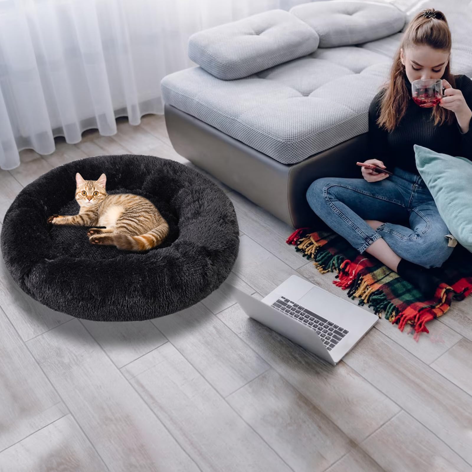 Cama Nisrada lavable a máquina para limpieza fácil.