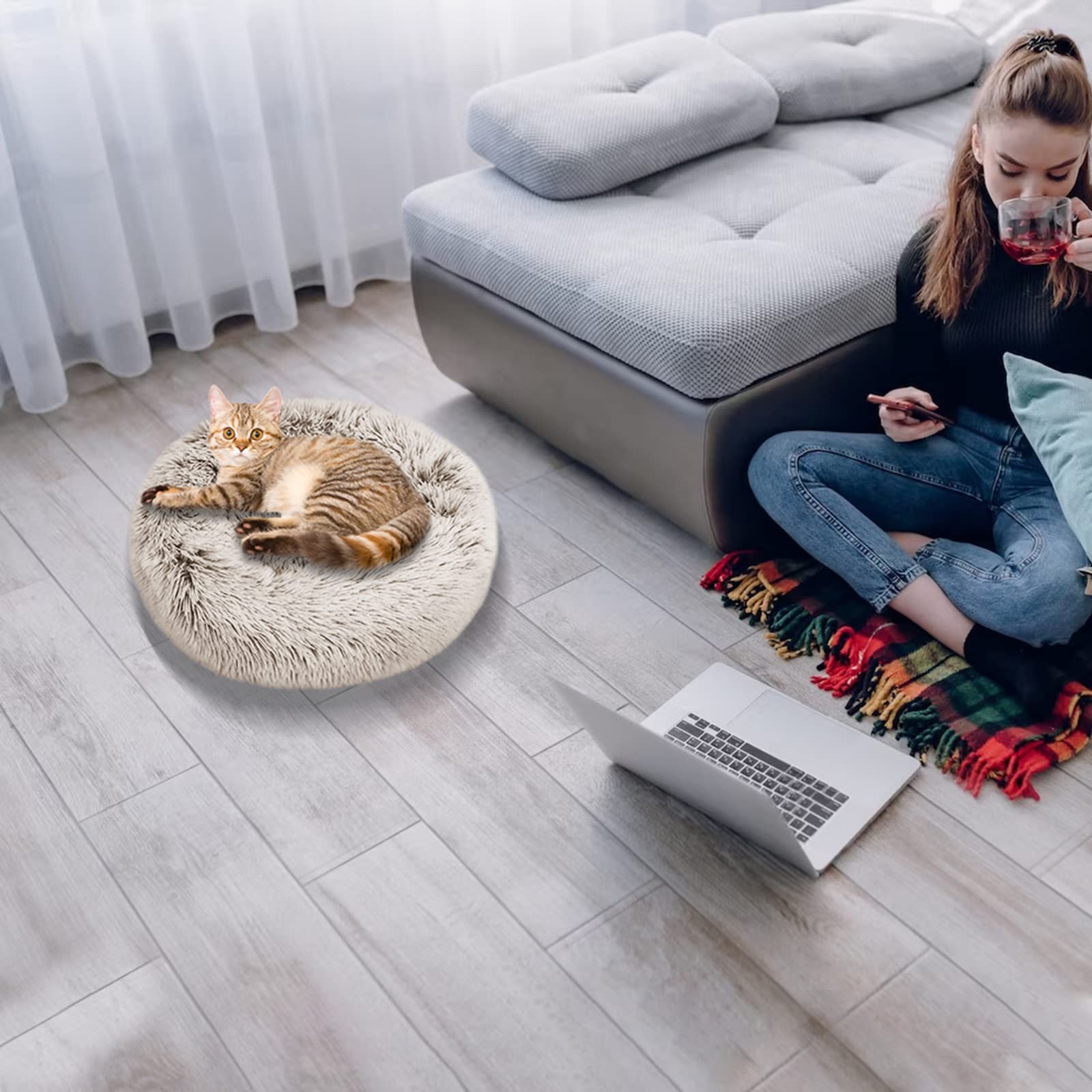 Nisrada cat bed-anti-slip-bottom-travel-bed stays put on floors or car seats.