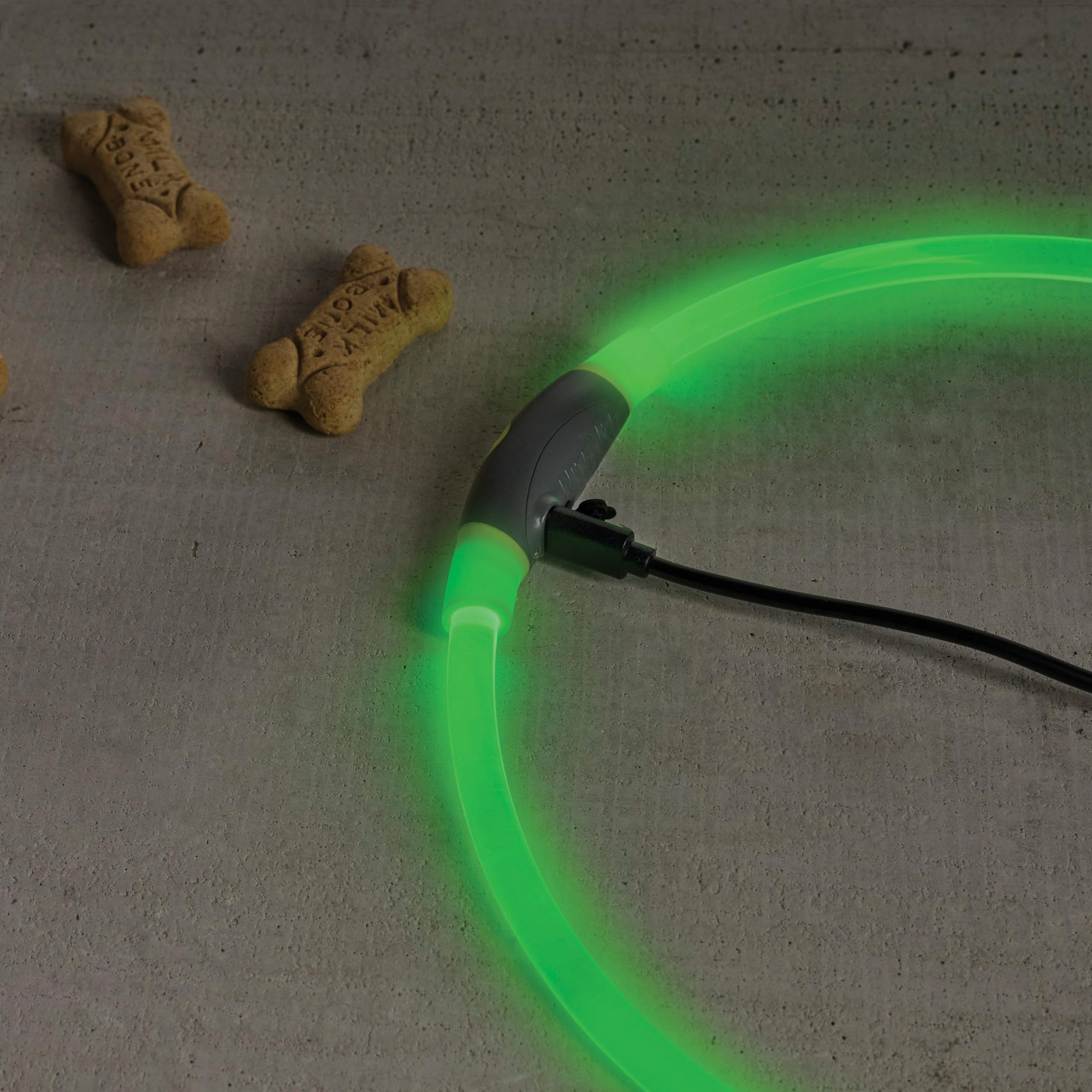 Nite Ize NiteHowl: diseño recortable para ajuste perfecto en perro