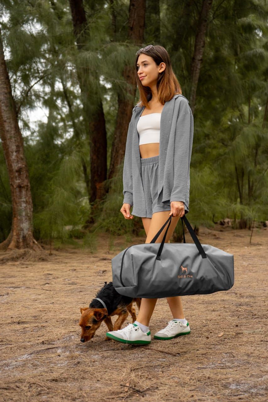 NOAH & PAW water drinking hole keeps pets hydrated on journeys.