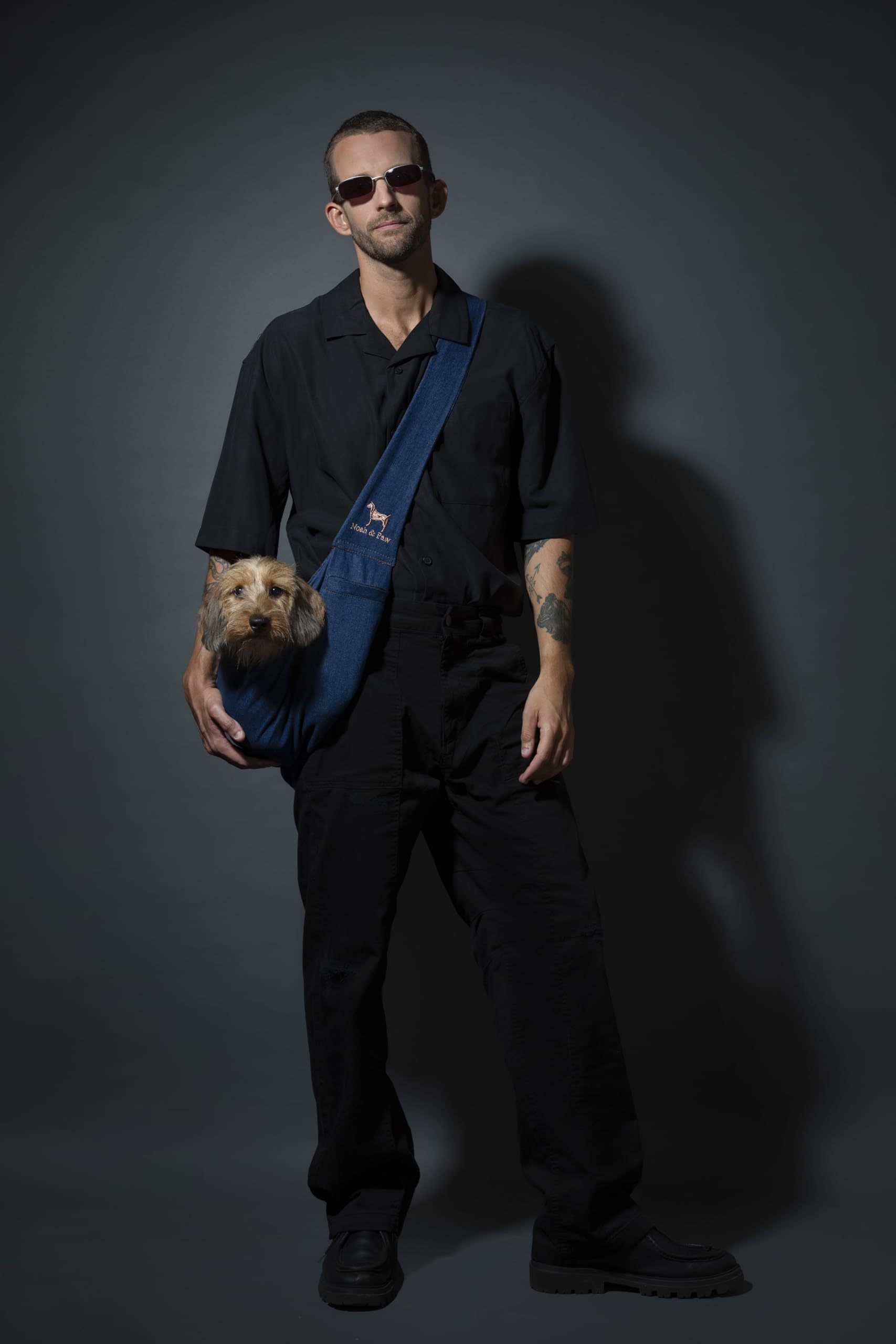 NOAH & PAW dog sling magnetic pocket provides convenient storage for essentials