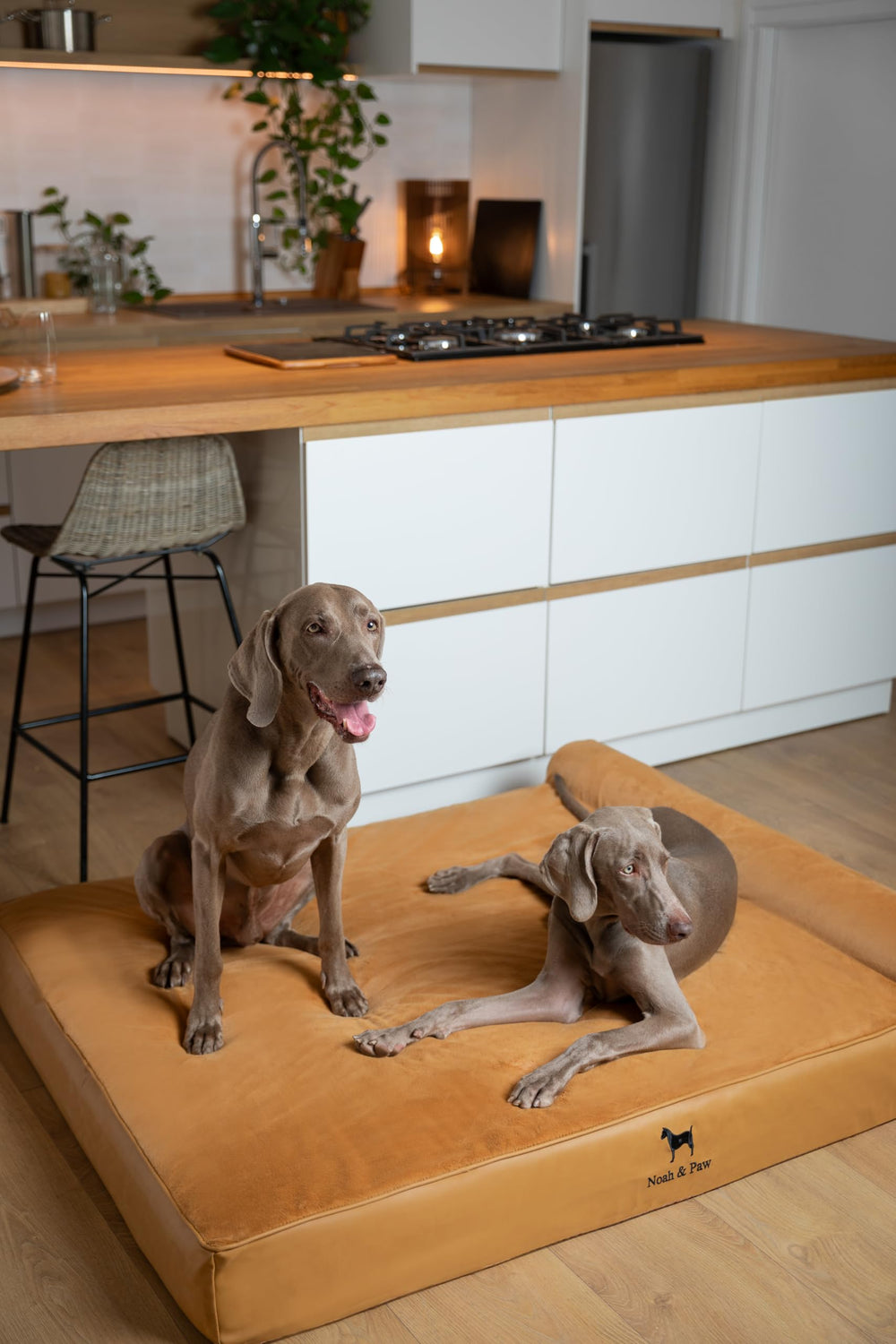 NOAH & PAW faux leather outer cover shows durable finish