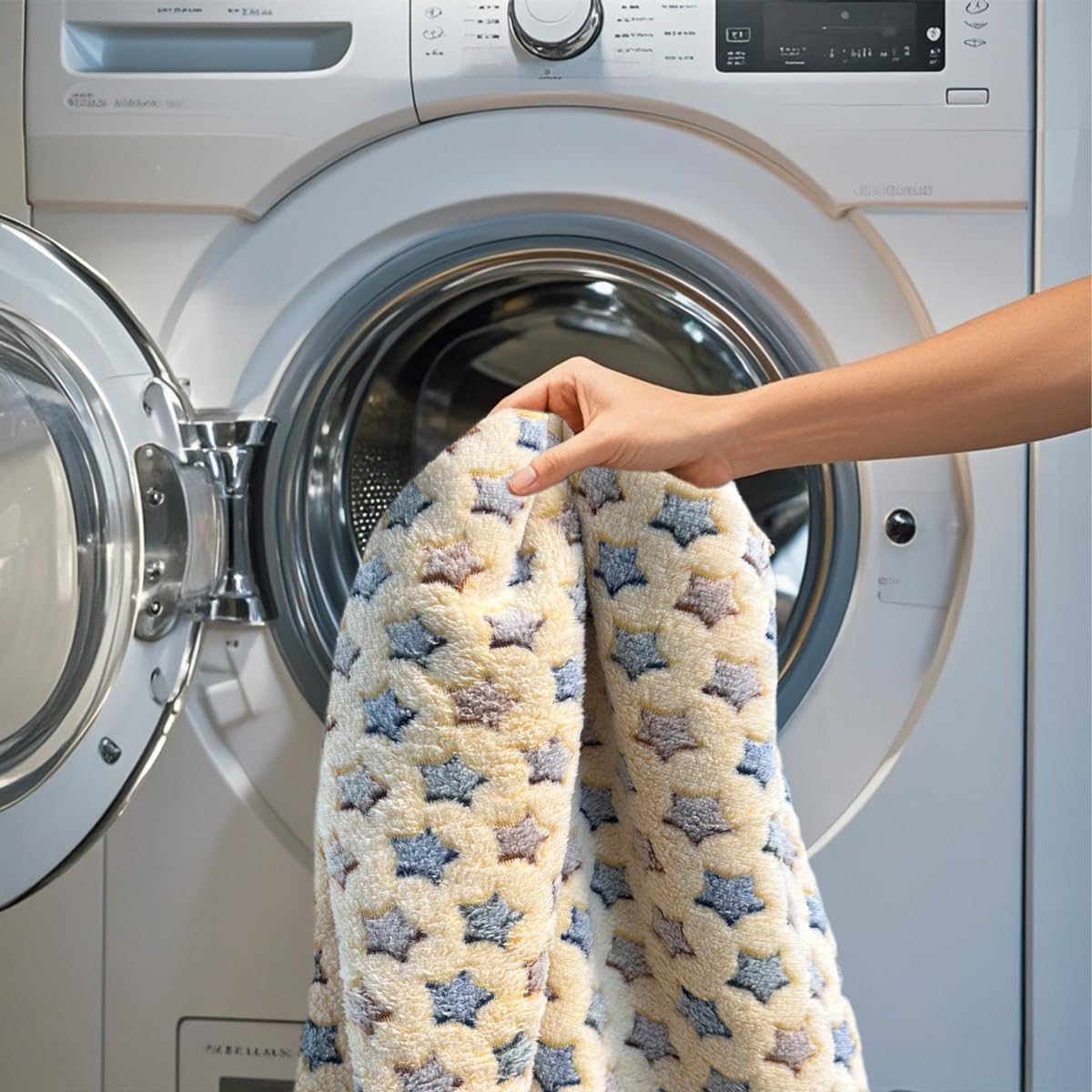NXDZI dog blankets absorbent surface handles saliva and water to keep surfaces dry.