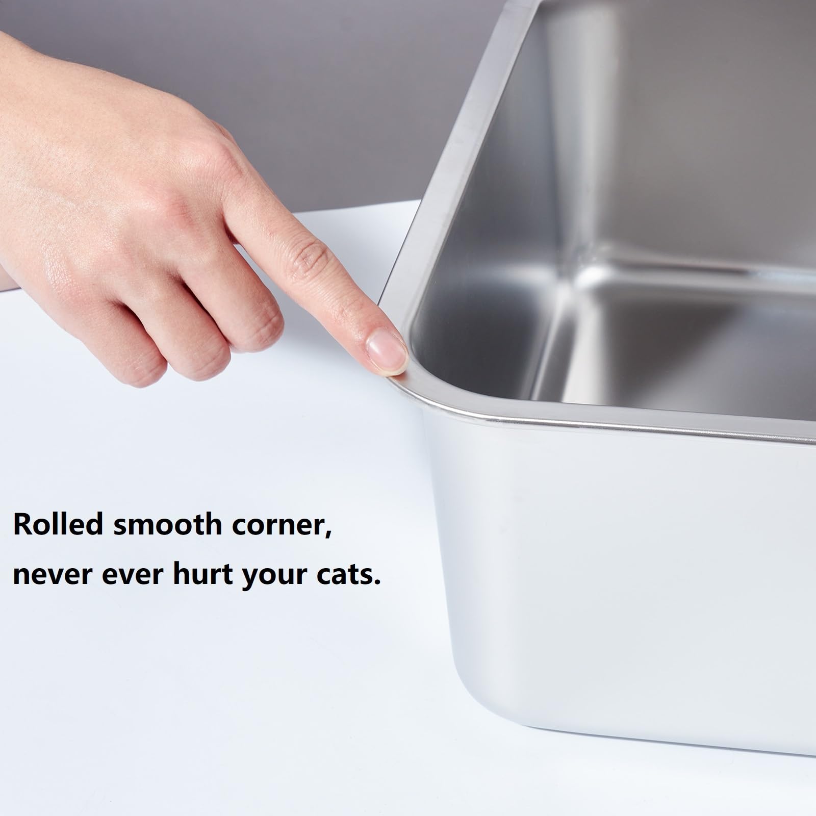 Nyutu stainless litter box easy-clean surface makes wiping quick and simple.