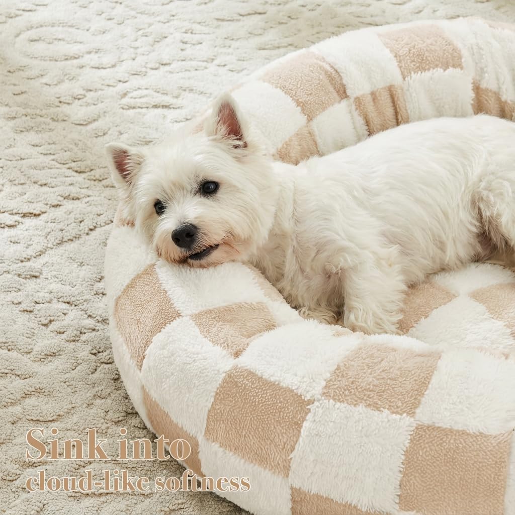 Ohocut checkered pattern closeup reveals plush fabric for soothing naps