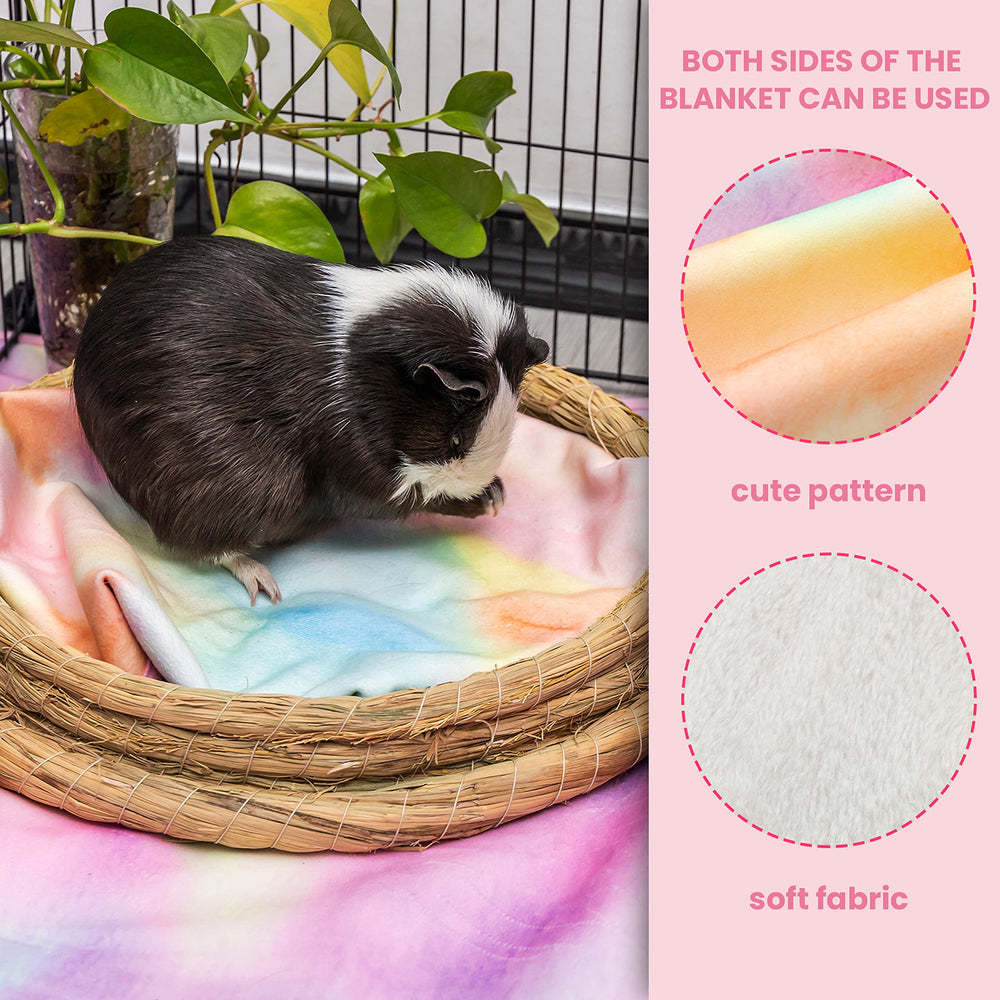Orzechko tie-dye pattern cage mat adds bright, stylish touch.