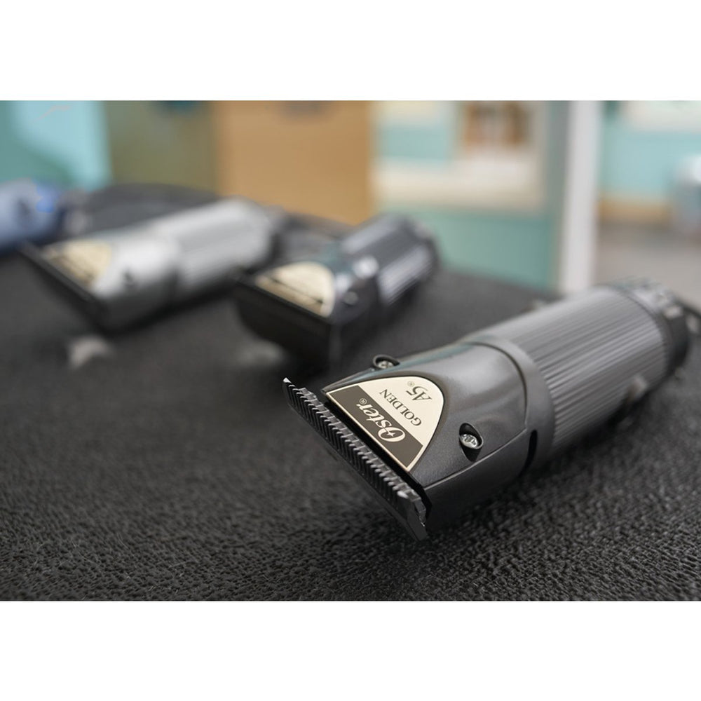 Oster Clipmaster A5 detachable blade system enables quick blade changes