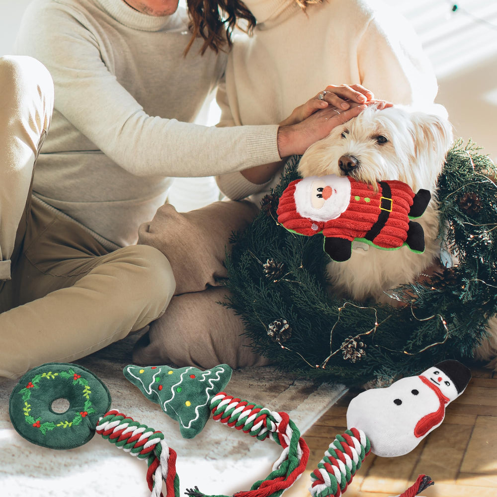 Ousiya Christmas dog toy soft-texture close-up showcases mouth-friendly plush