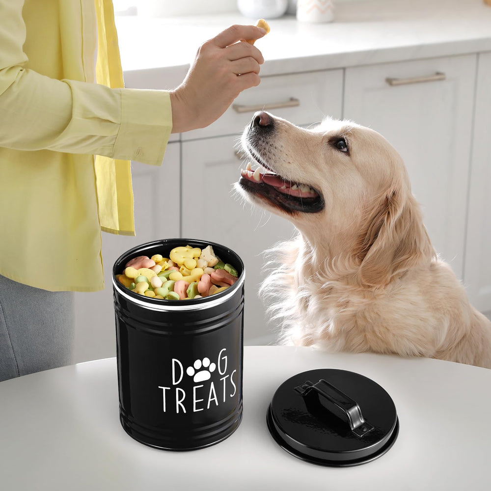 OUTNILI full-appearance image emphasizes generous 10-11 cup dry food capacity.