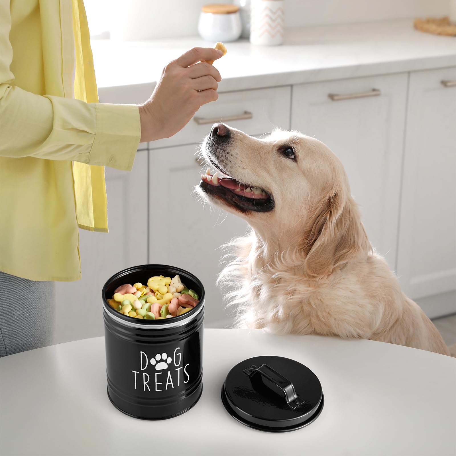 Outnili round base canister on kitchen counter