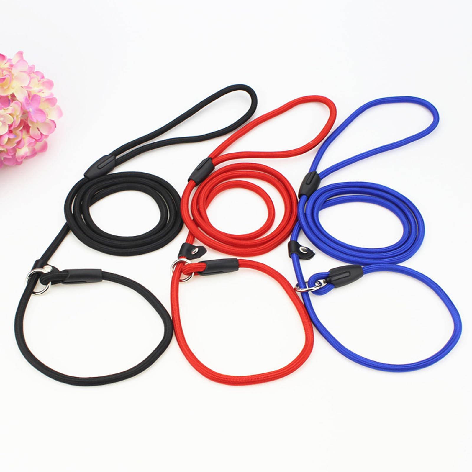 Panthra nylon rope closeup—soft feel and wear resistance.