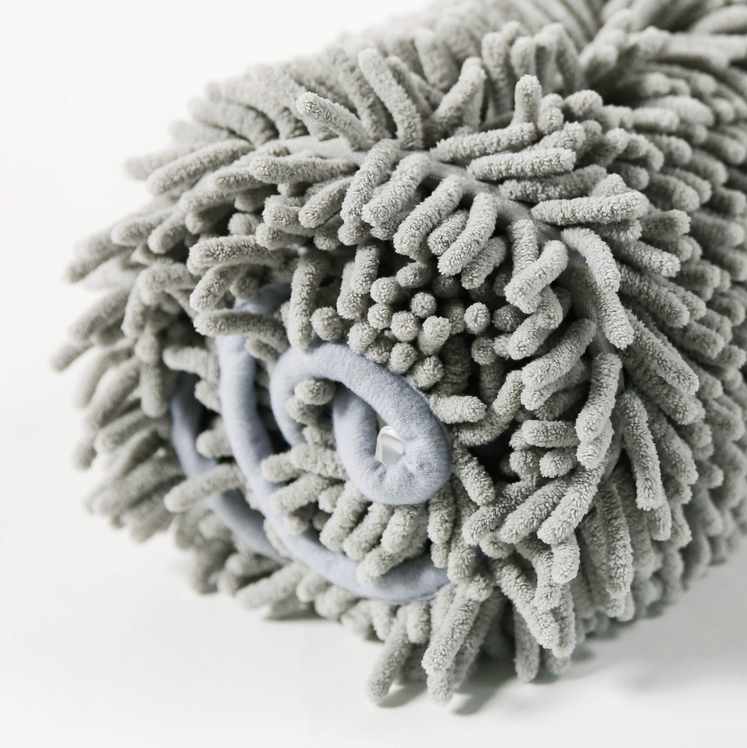 Patas Lague towel color options suit beach days and at-home baths, keeping drying stylish.