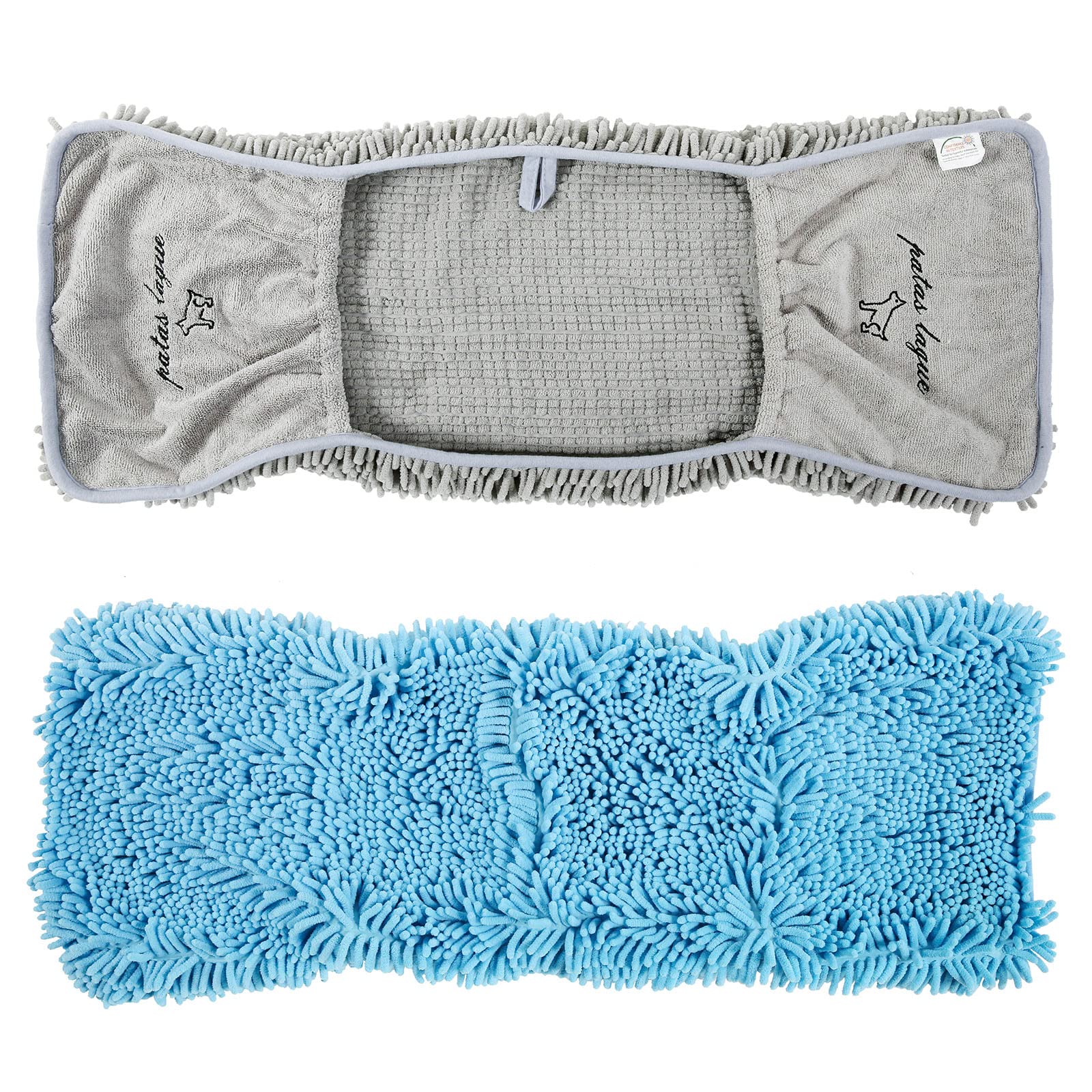 Patas Lague towel with hand pockets, drying action on a wet dog speeds up the post-bath routine.