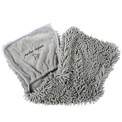 Patas Lague microfiber towel texture excels at absorbing water for faster air-dry after outdoor swims.