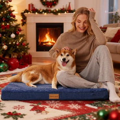 Patas Lague dog bed removable cover close-up demonstrates easy machine washable cleaning.