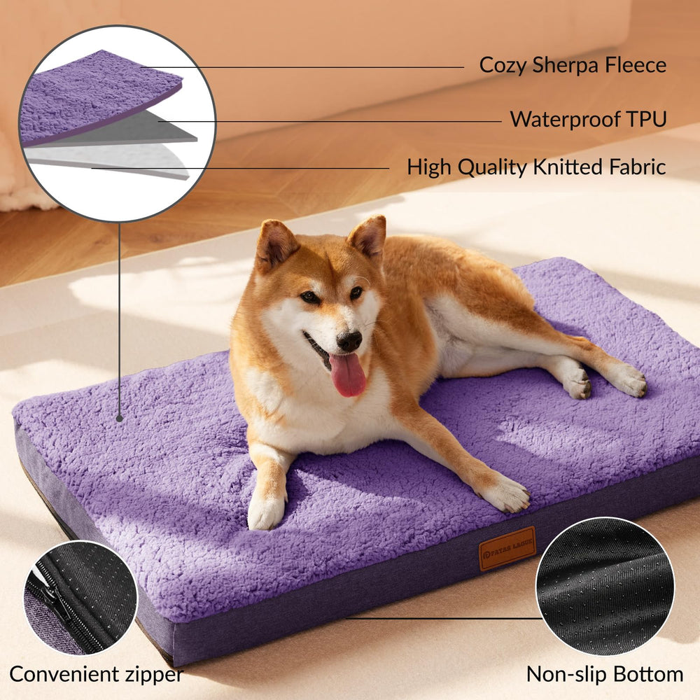 Patas Lague dog bed showing anti-slip bottom for stability