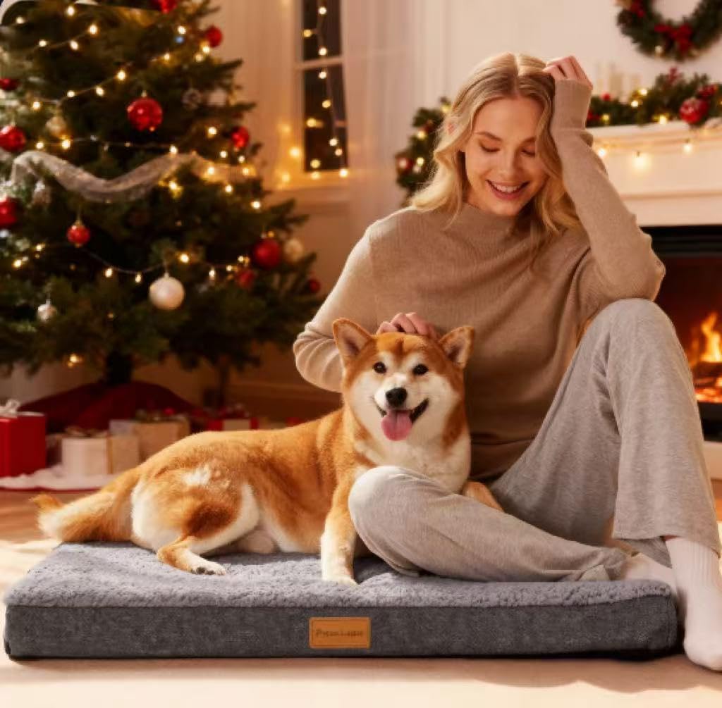 Patas Lague orthopedic dog bed waterproof cover top keeps sleep surface clean and dry.