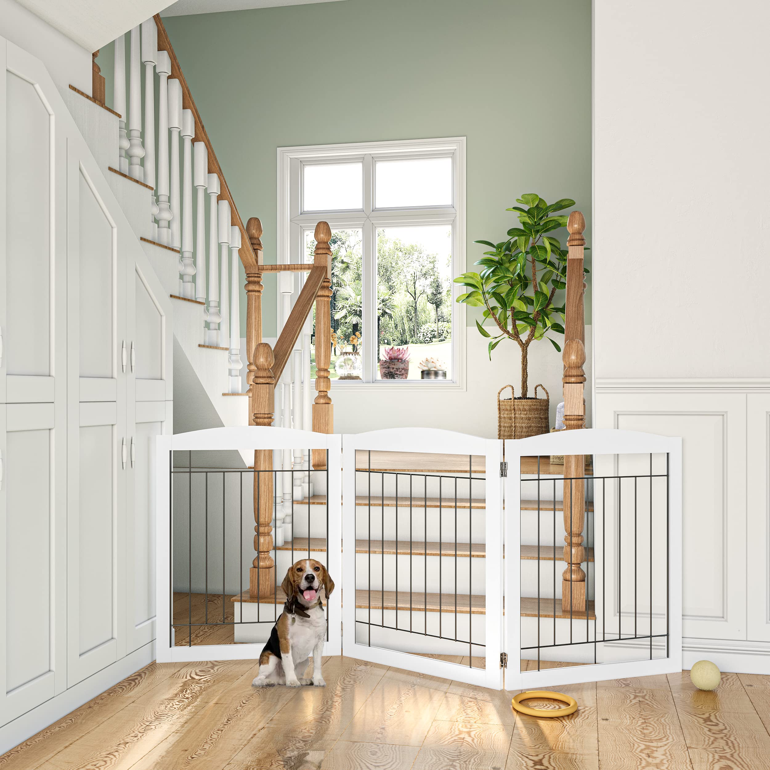 PAWLAND gate with non-slip feet protects floors during setup.