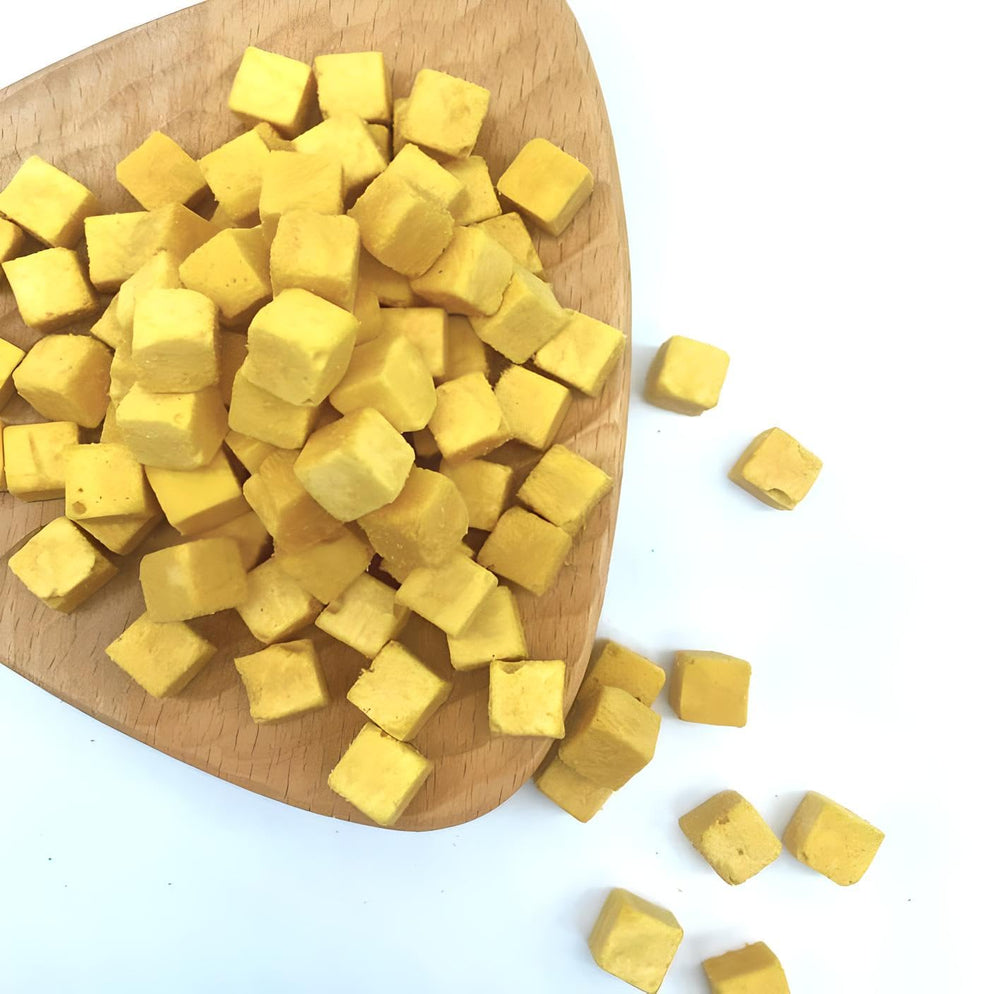 PawsFourLove egg-treats-cat-snack shows grain-free, single-ingredient nutrition for cats.
