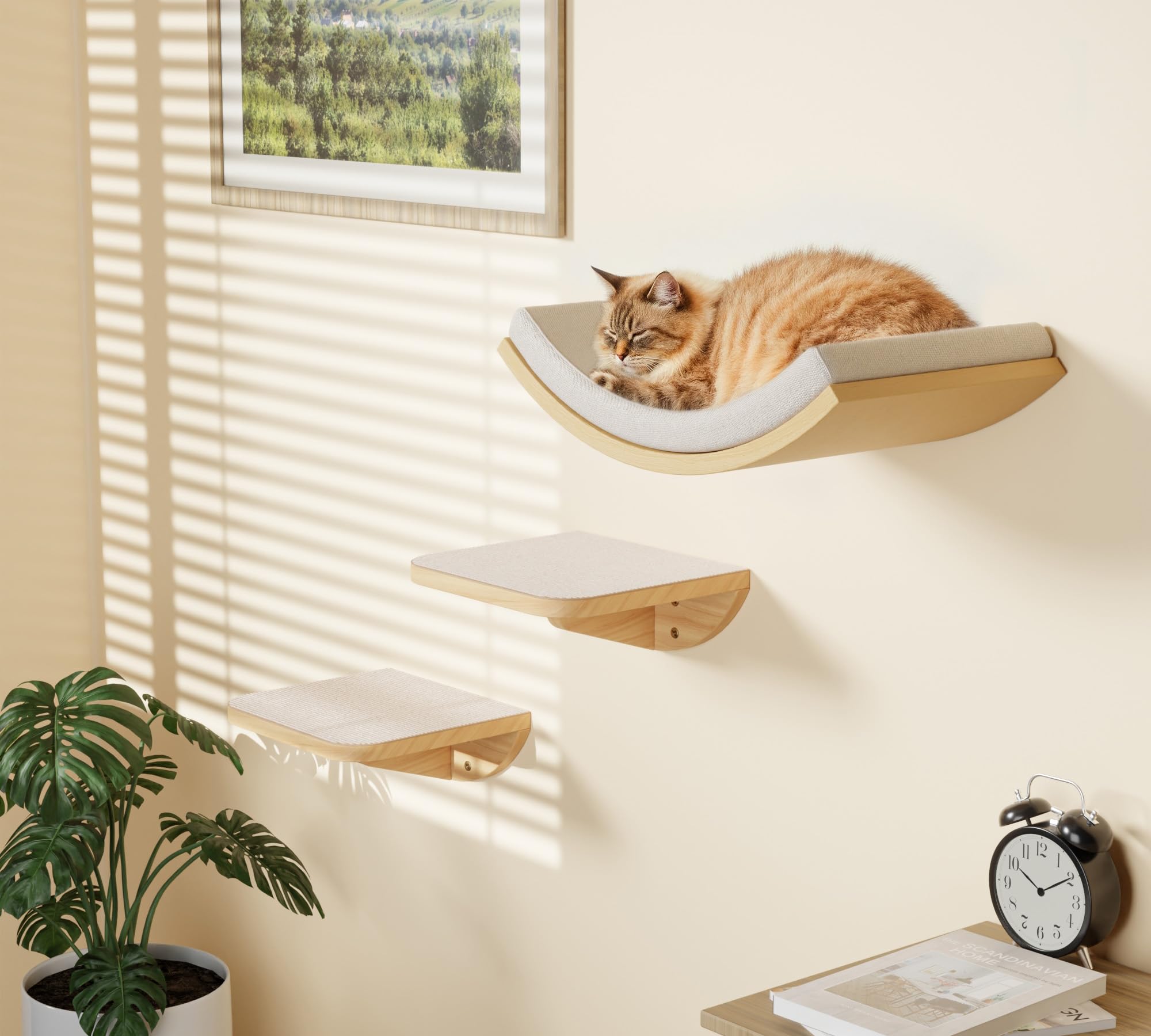 PEL UOMOZ ergonomic cat shelf bed supports spine during long naps
