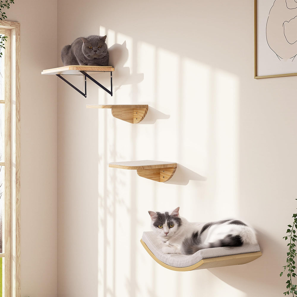 PELUMOZ vertical stack helps multi-cat homes maximize space