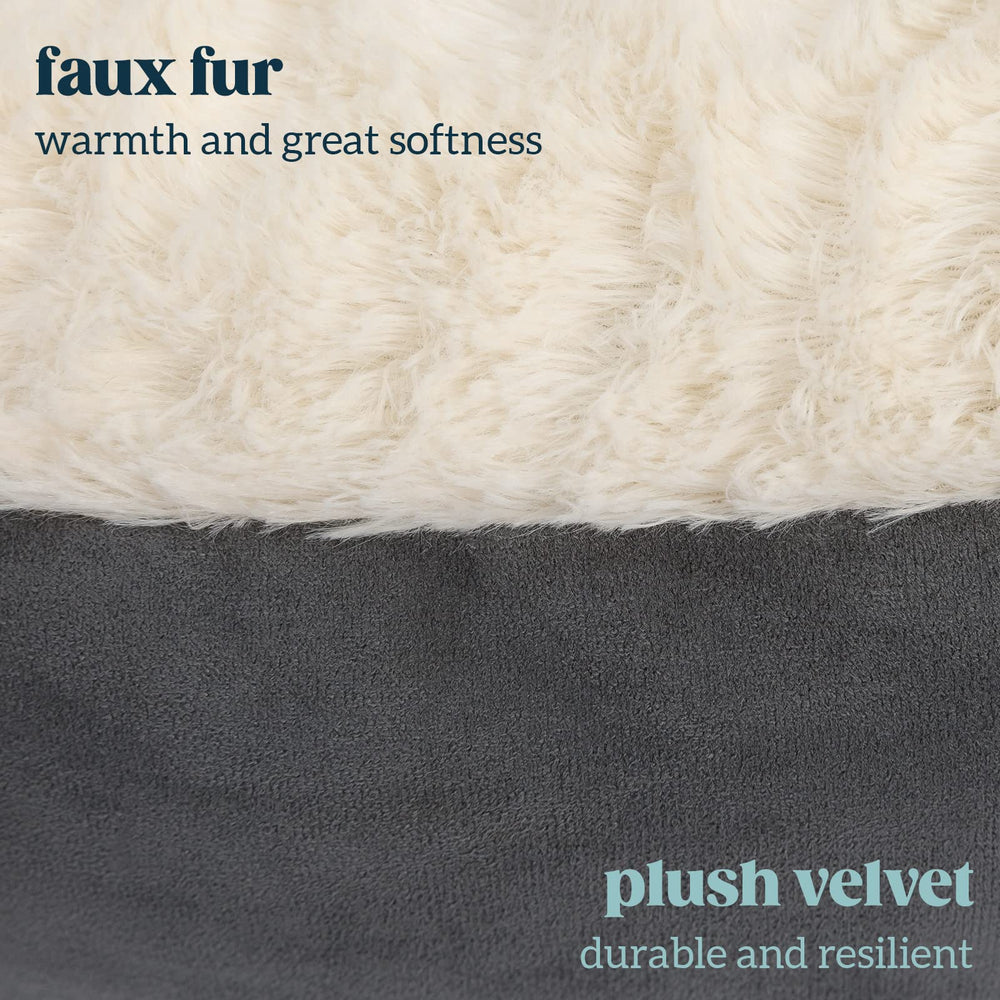 PELZIN plush faux-fur interior for cozy snuggling