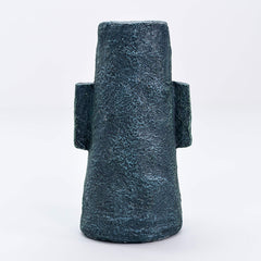Penn-Plax Squidward’s house inside-tank lets small fish explore and swim around, reducing boredom.