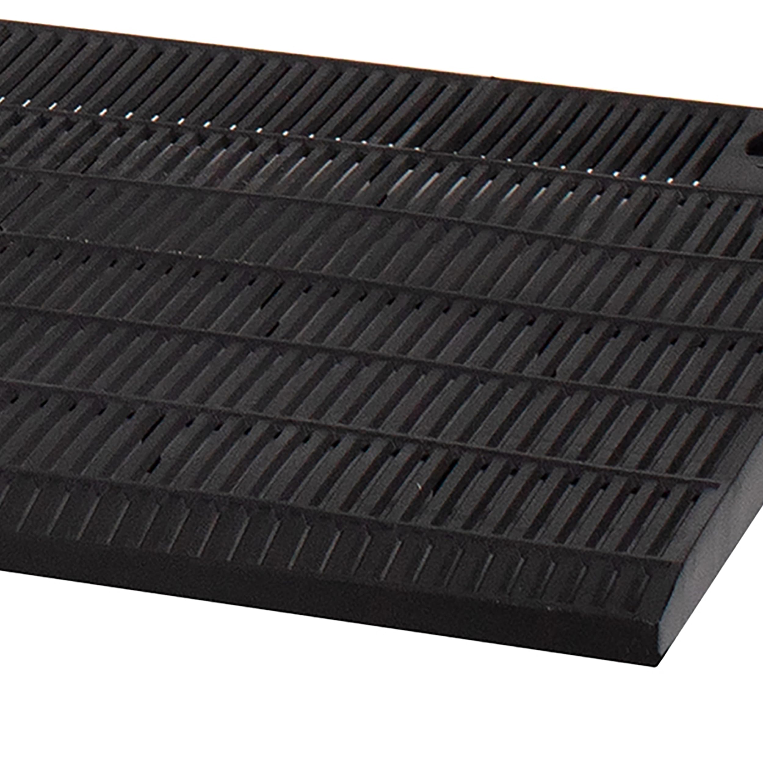 Penn-Plax filt-a-carb cartridges help maintain clear water and odor control.