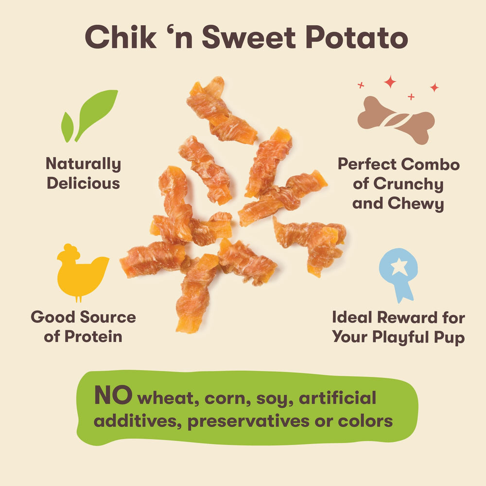 Pet 'n Shape 100% natural chicken breast fillets close-up highlights lean protein.
