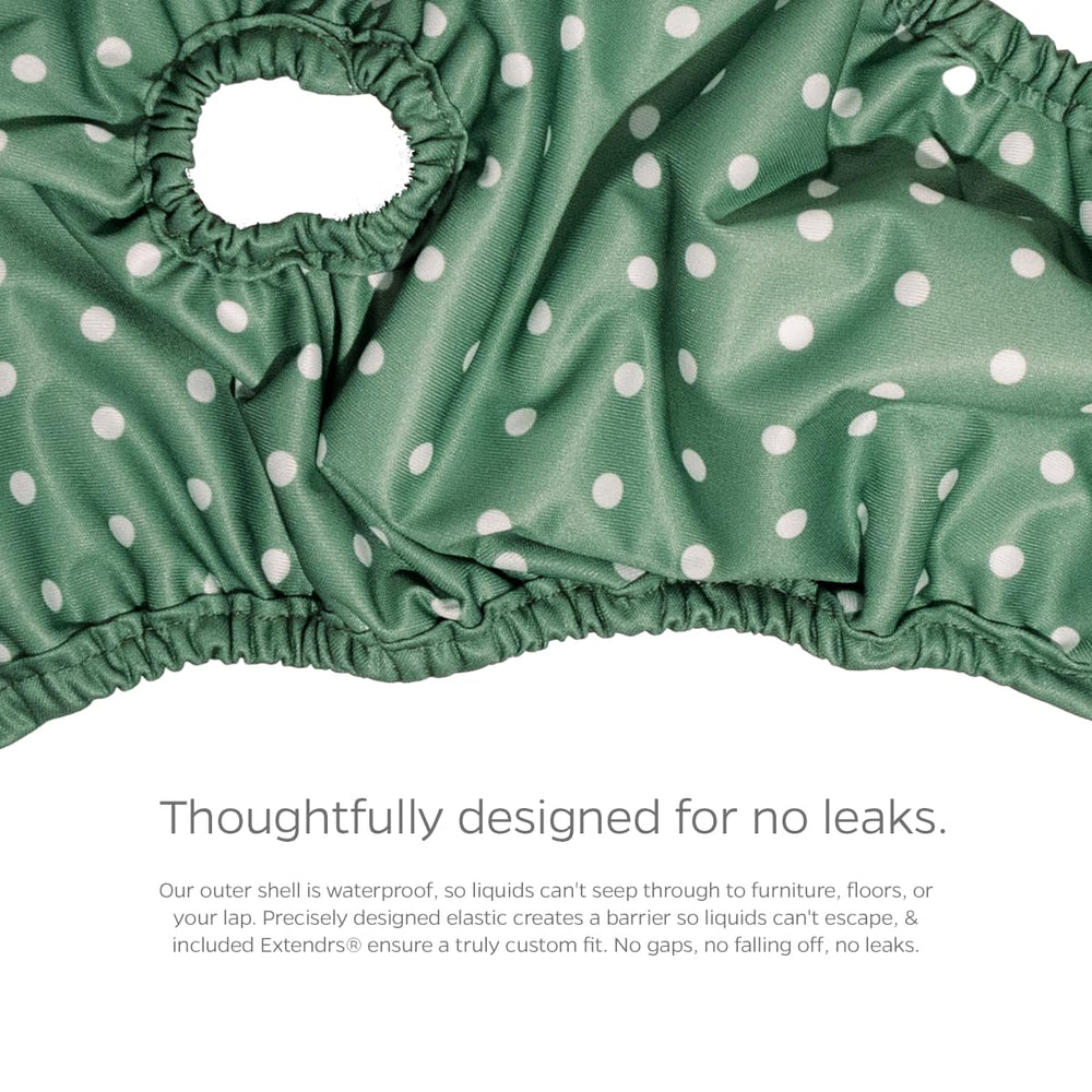 Pet Parents waterproof outer layer helps prevent leaks and protect furniture.