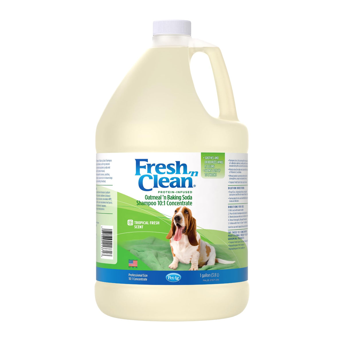 PetAg Fresh ’n Clean shampoo bottle shows soap-free cleansing for sensitive dogs