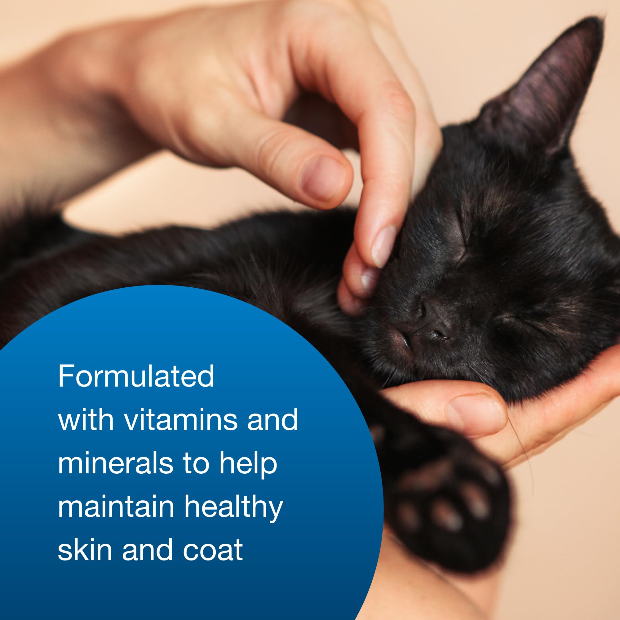 PetAg Vitamin & Mineral Gel for Cats; gel texture suggests palatable, easy-to-swill supplement.