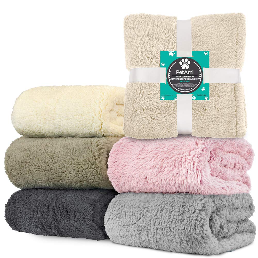 PetAmi blanket for all sizes dogs and cats provides versatile usage