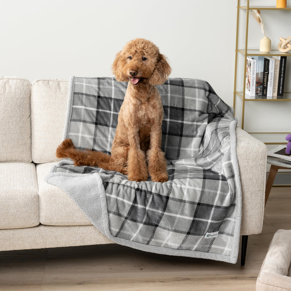 PetAmi furniture protection blanket shields furniture from fur and spills