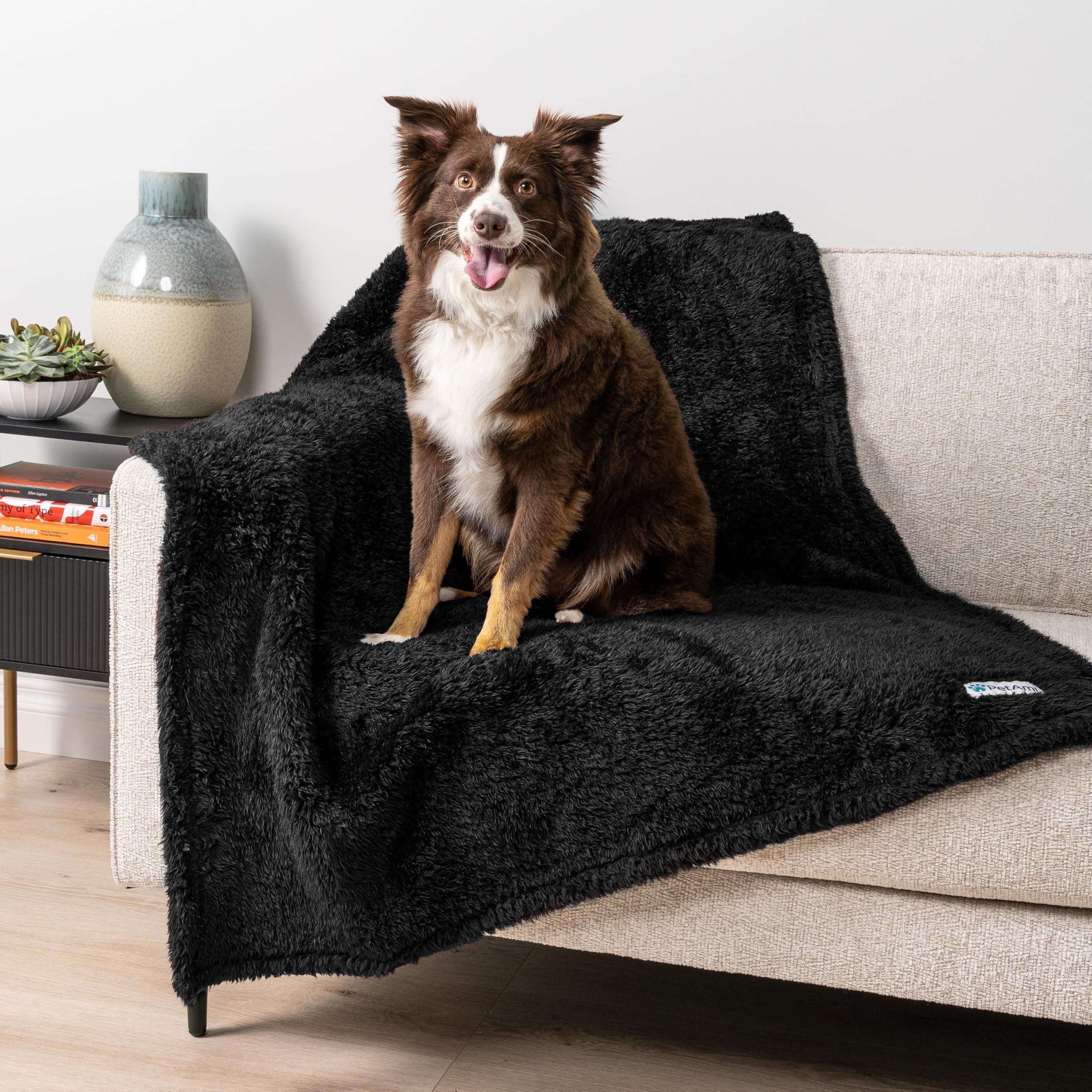 PetAmi machine-washable blanket stays soft after cold-water cleans.