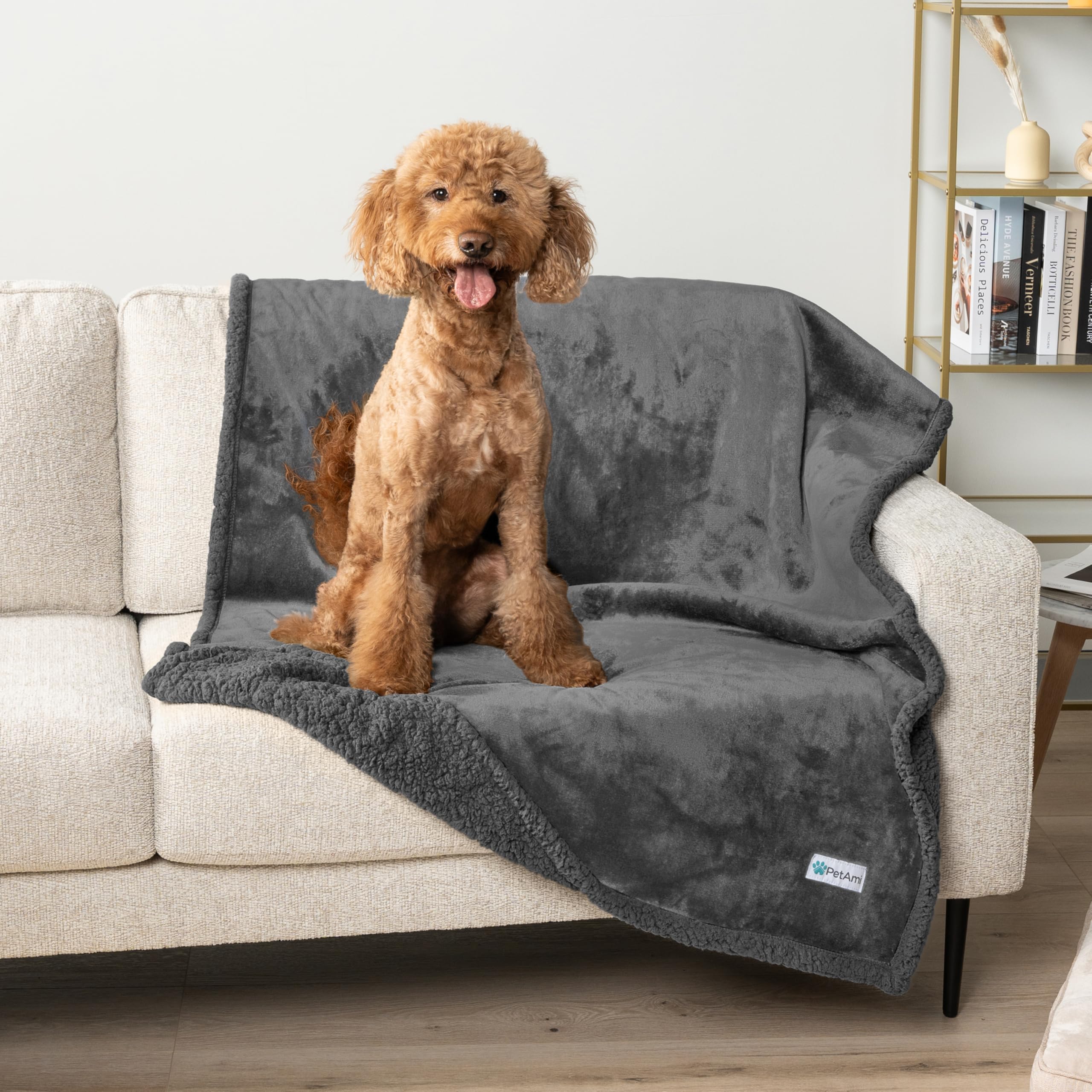 PetAmi machine-washable blanket with easy-care maintenance.
