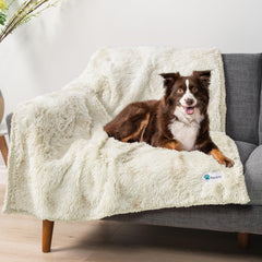 PetAmi plush faux fur blanket shows cozy nap time and soft warmth for pets.