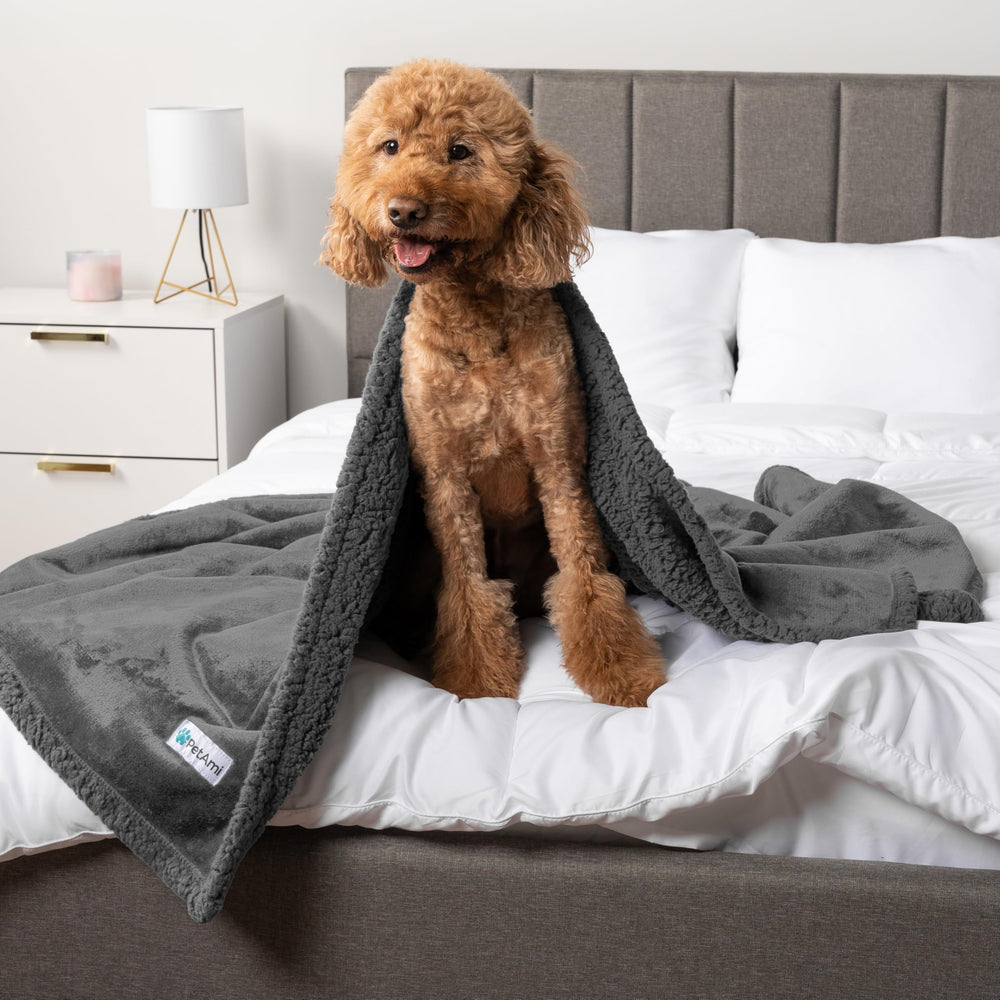 PetAmi plush sherpa fleece on plaid design for cozy nights.