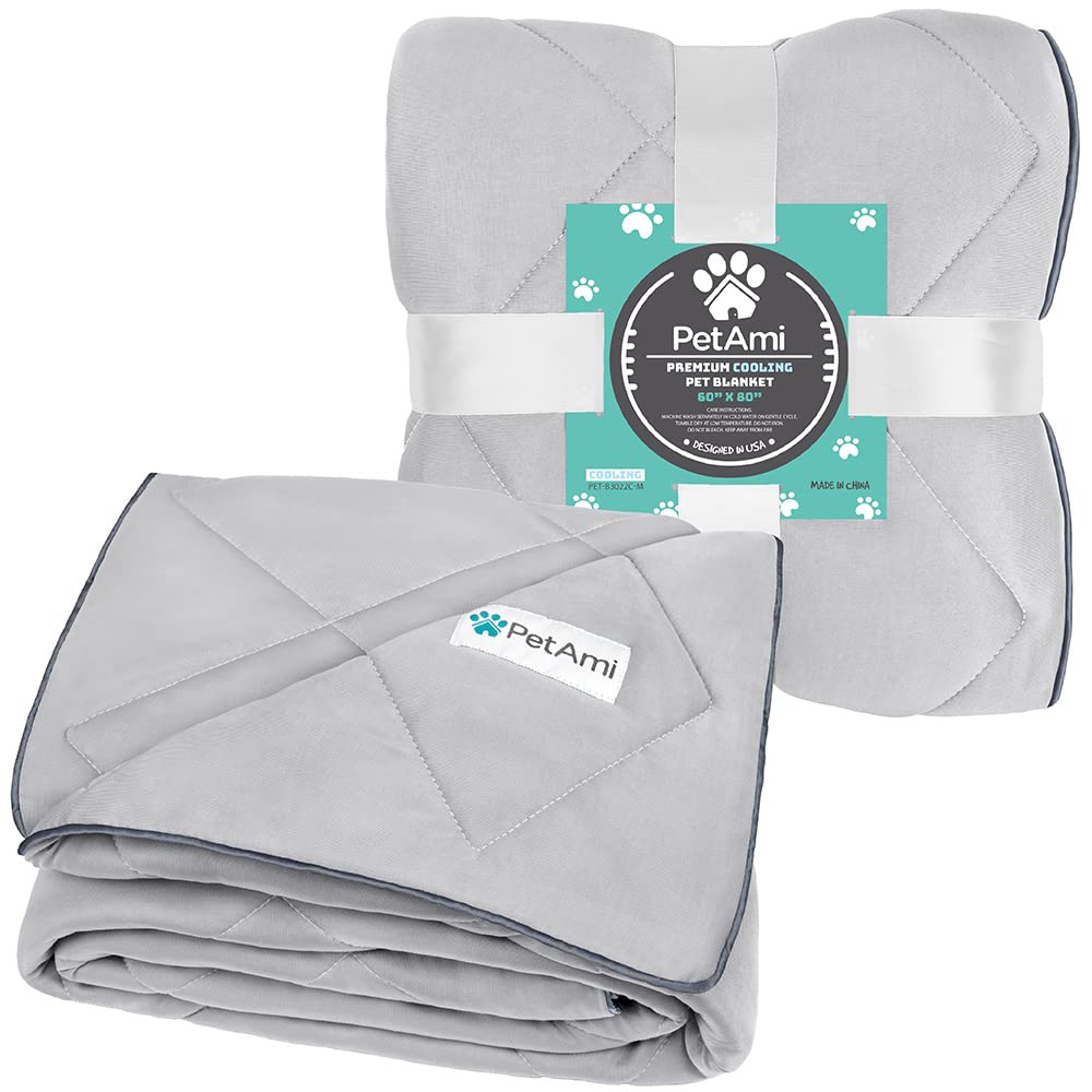 PetAmi premium cooling nylon-polyester fabric close-up highlighting durability.