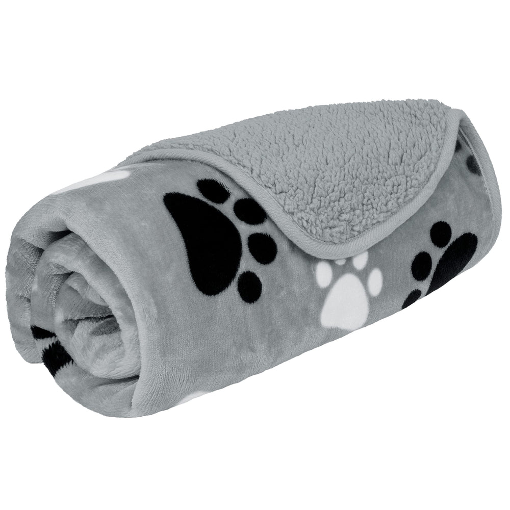 PetAmi soft fleece and sherpa blend keeps pets comfortable.