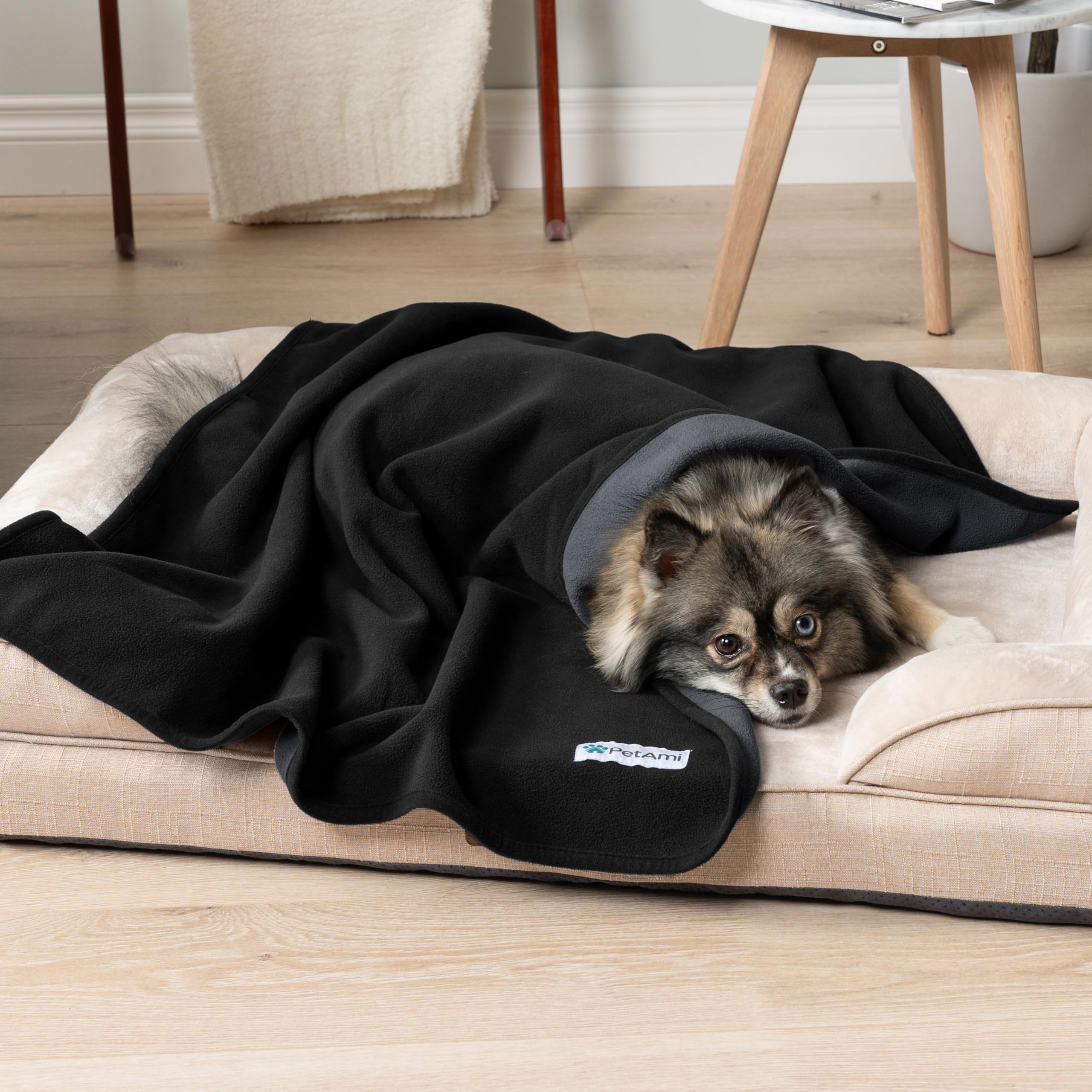 PetAmi soft fleece blanket offers comfortable naps for pets.