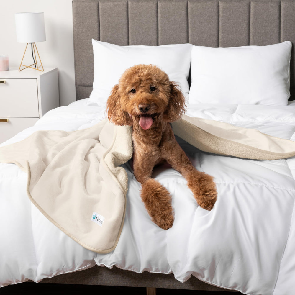 PetAmi waterproof blanket durable fabric detail highlights long lasting use.