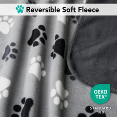 PetAmi blanket in car to protect upholstery during travel