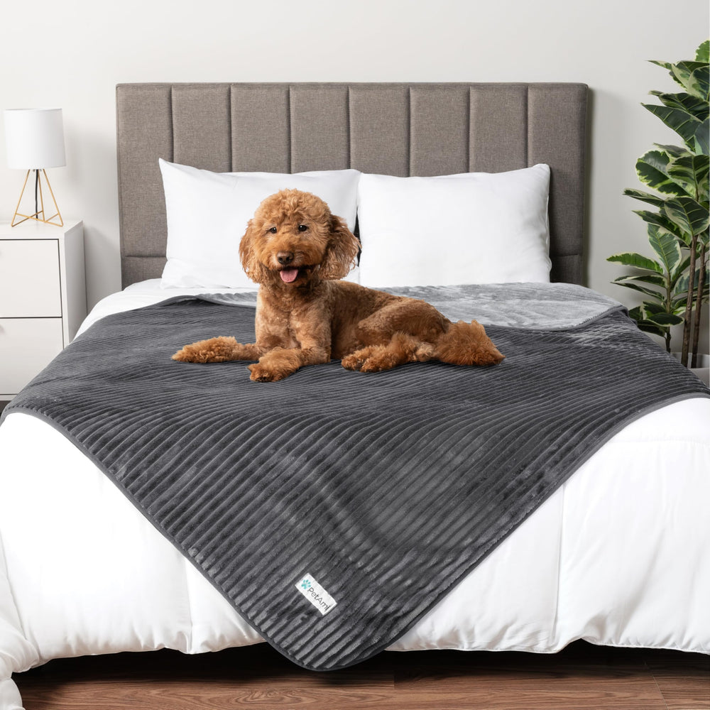 PetAmi blanket is machine washable and quick-drying for easy care.