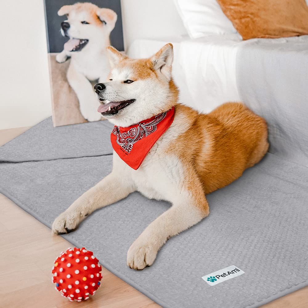 PetAmi machine washable blanket easy to clean after messes