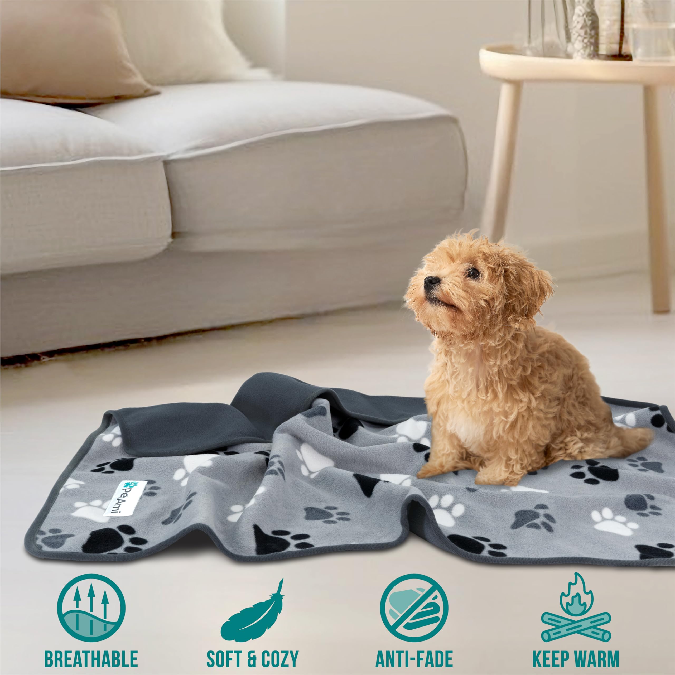 PetAmi reversible blanket edge detail and soft fleece texture