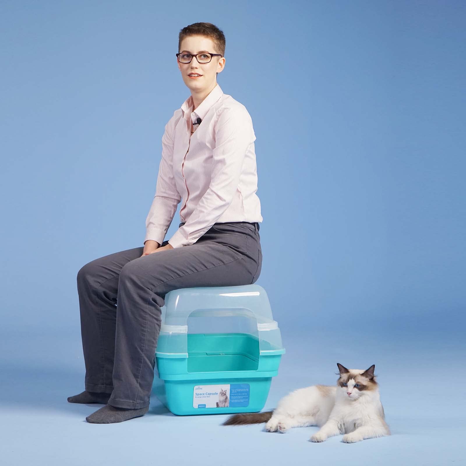 Petfamily easy-scoop design with removable top cover for quick cleaning
